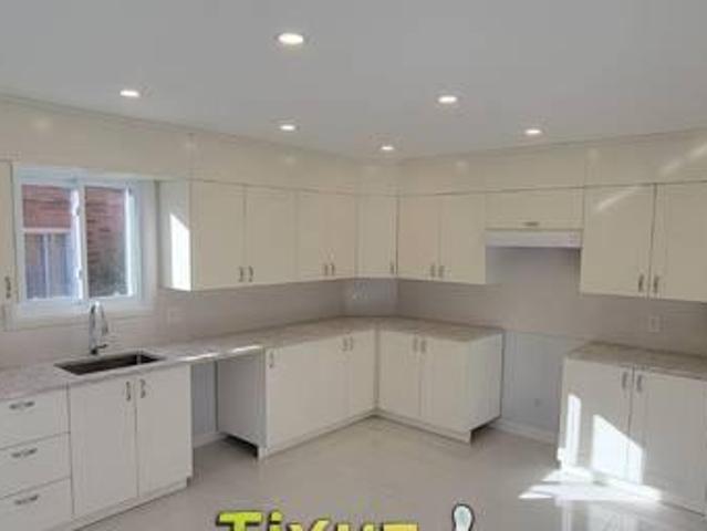 9030 Rue SaintUrbain Montréal QC H2N 1S5 3 Bedroom Apartment for Rent for 1950 month