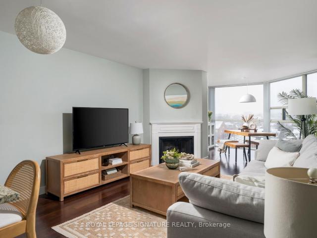 903 725 King Street W, Toronto | Terminated, C12816 | Condos. Ca