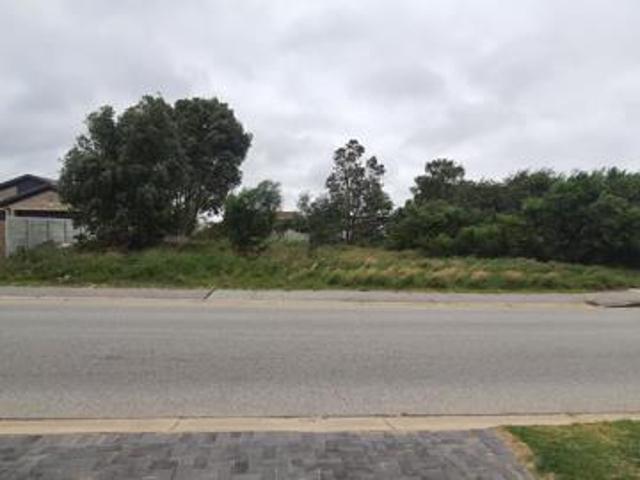 903 m² Land available in Fairview