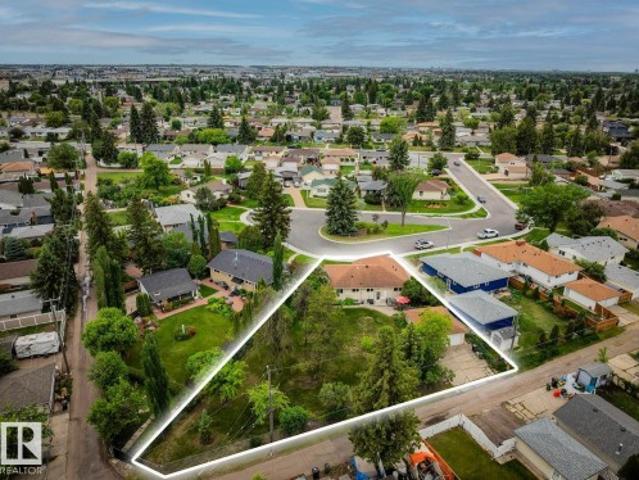 9044 56 Street, Edmonton, AB, T6B 1J2 house for sale | Listing ID E4494 | Royal LePage