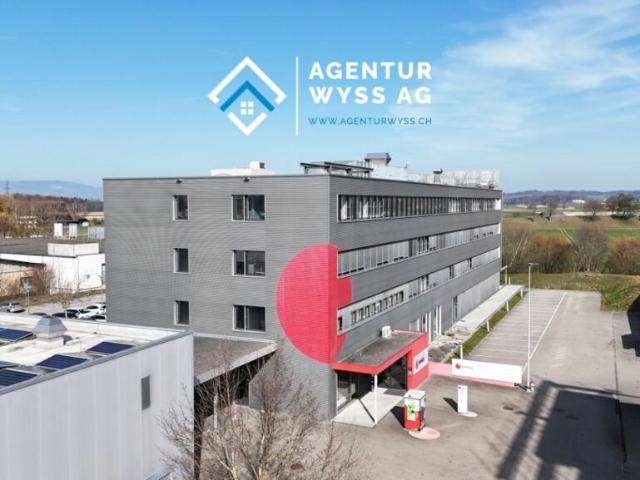 904 m2 Gewerbe /Bürofläche