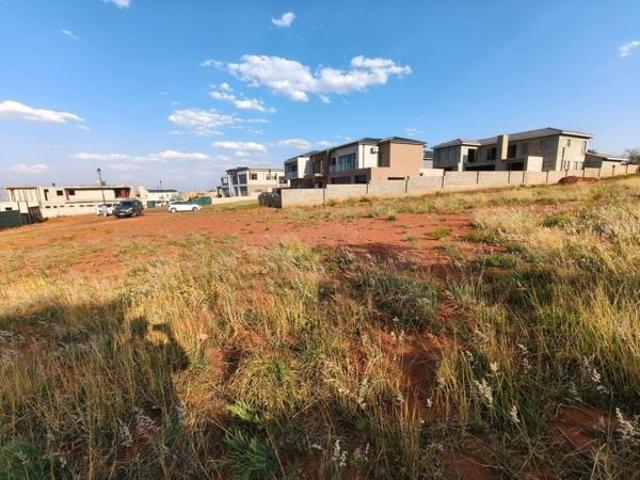 904 m² Land available in Cashan