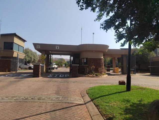 904 m² Land available in Cashan