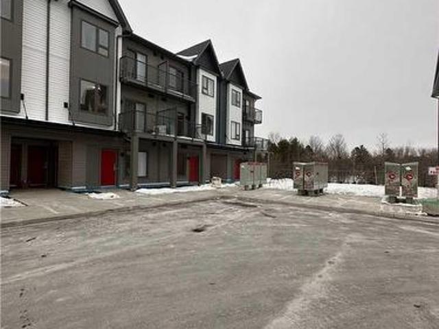 905 2 William Jackson Drive, Pickering, ON, L0H 1A0 townhouse for lease | Listing ID E13718 | Royal LePage