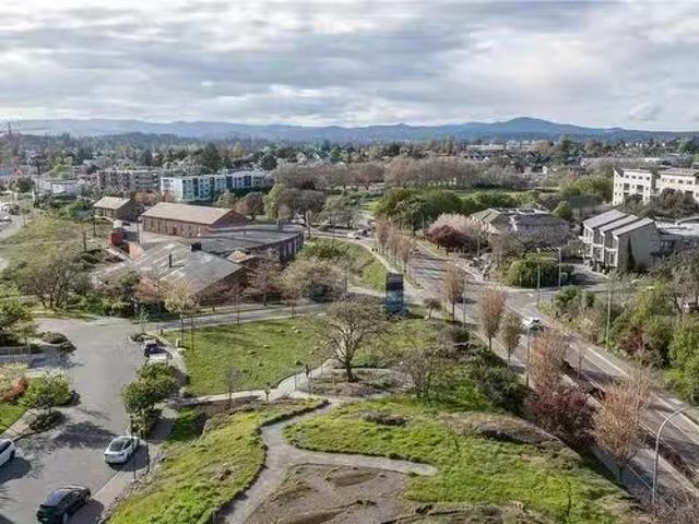 905 83 Saghalie Rd, Victoria, BC, V9A 0E7 Single Family Prop.