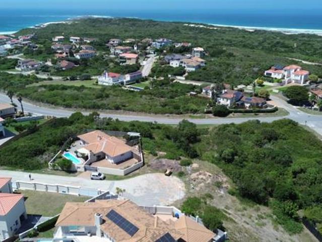 905 m² Land available in St Francis Bay Village