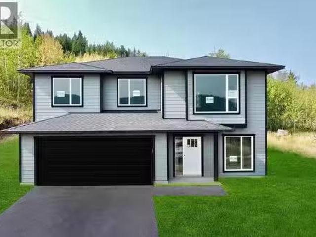 905 Spruce Place, 100 Mile House, BC, V0K 2E0 house for sale.