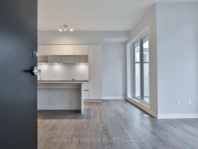 906 2 Steckley House Lane, Richmond Hill | 2Beds/3Bath, Townhouse, $2,695/mo | Condos. Ca