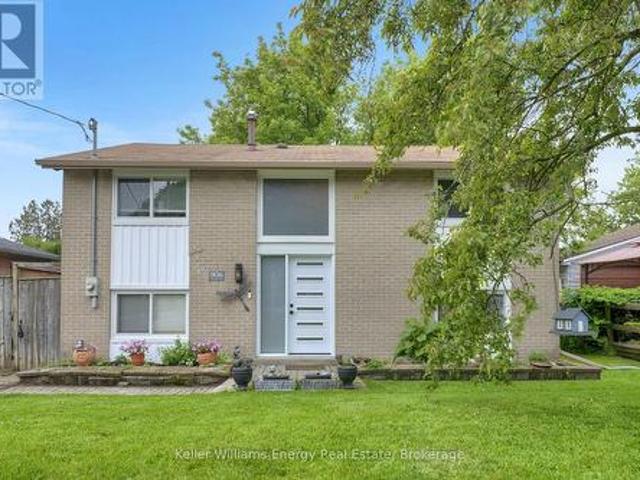 906 Centre Street N, Whitby Williamsburg, ON, L1N 4V1 house for sale | Listing ID E13431 | Royal LePage