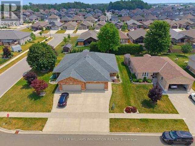 906 Baker Avenue S, North Perth, ON, N4W 3V7 house for sale | Listing ID X13594 | Royal LePage
