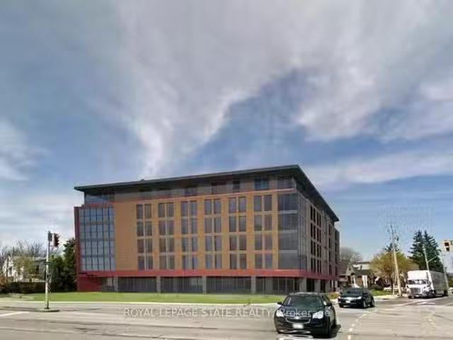 906 Main Street W, Hamilton, ON, L8S 1A6 vacant land for sal.