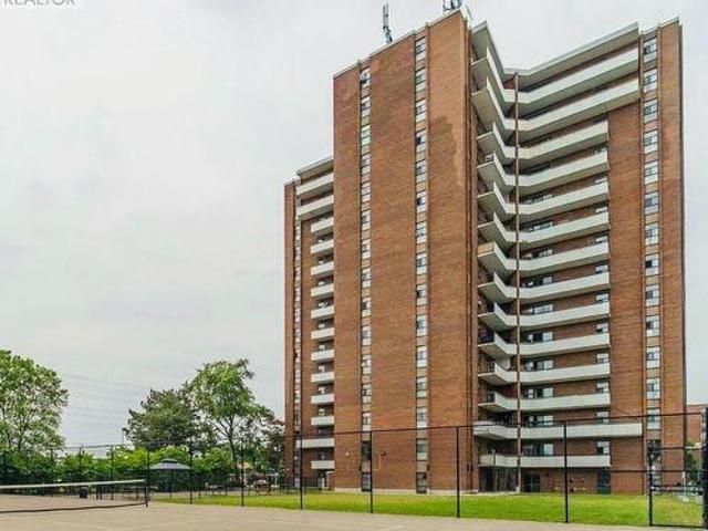 907 3 Queen Frederica Drive, Mississauga, ON, L4Y 3A1 condo for sale | Listing ID W13559 | Royal LePage