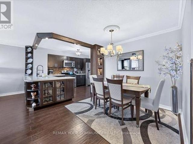 907 8 Bayview Avenue, Richmond Hill, ON, L4B 3J7 condo for sale | Listing ID N13650 | Royal LePage