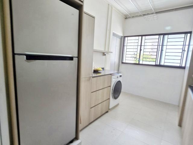 908 Tampines Avenue 4 HDB Apartment For Sale, $650,000, 3 Bed 2 Bath 1,119 sqft $581.00 psf