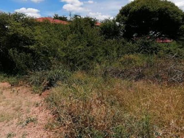 909 m² Land available in Serala View
