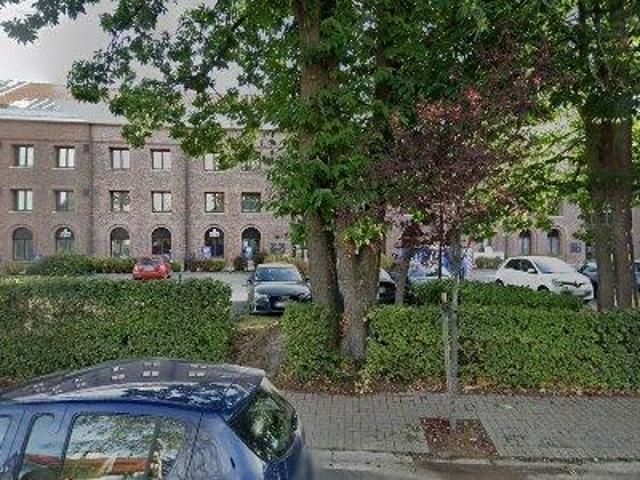 90 724 m2 office space for rent in Waterloo