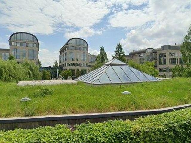90 897 m2 office space for rent in Machelen