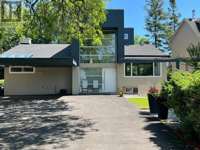 90 Berkinshaw Crescent, Toronto, ON, M3B 2T2 house for sale | Listing ID C13570 | Royal LePage