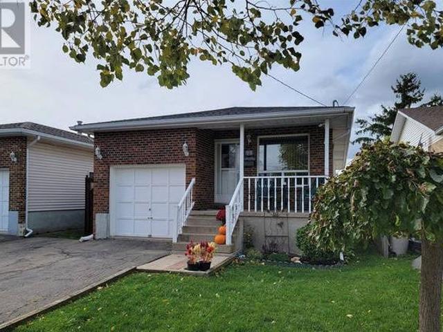 90 COMMERCIAL Street Welland Ontario