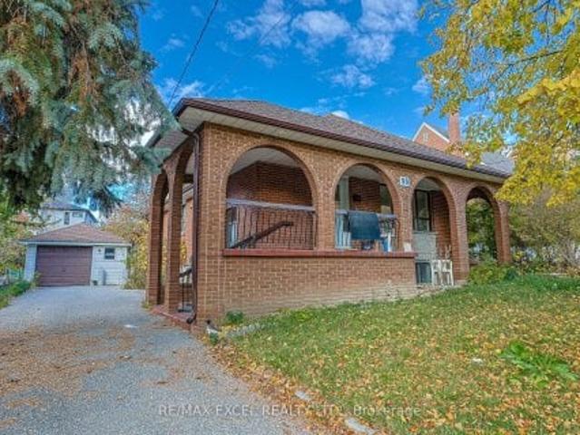 90 Flamborough Main Level Drive E