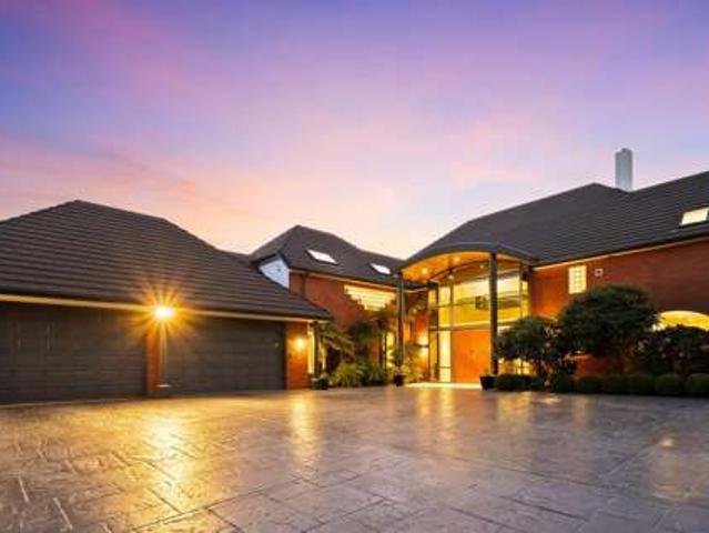 90 Grayshott Avenue, Casebrook, Christchurch City