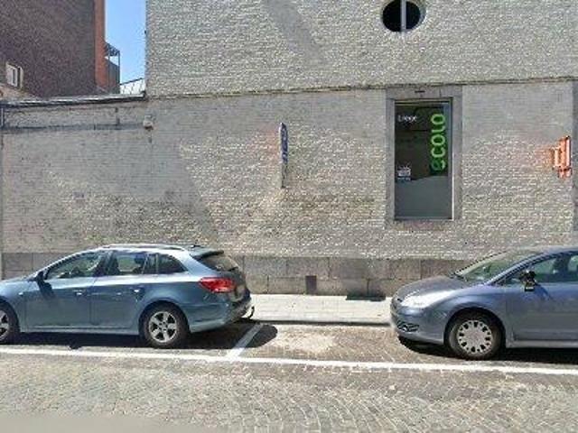 90 m2 apartment for rent in Luik