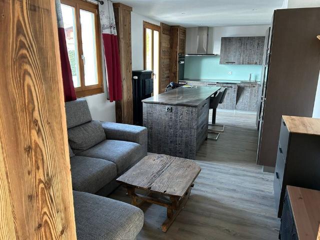 90 m², 1. Stock