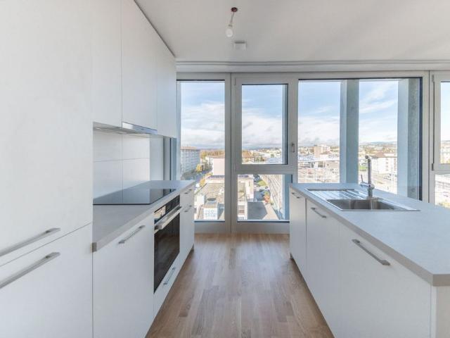90 m², 3. Stock