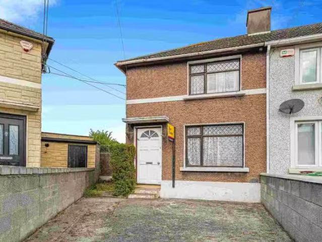 90 O'Moore Road, Ballyfermot, Dublin 10 is for sale