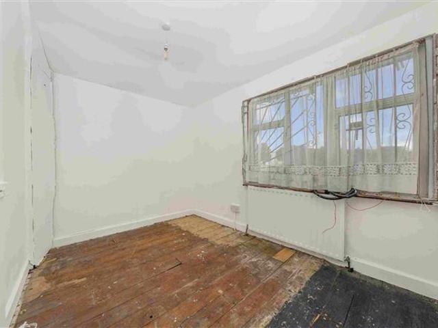 90 O'Moore Road, Ballyfermot, Dublin 10 Ray Cooke Auctioneers 4872 MyHome. Ie Residential