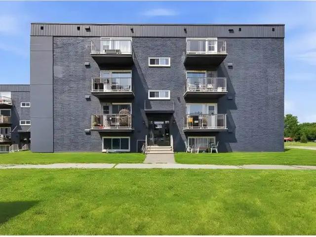 90 Rue Front, #402 | 90 Rue Front, #402, Gatineau