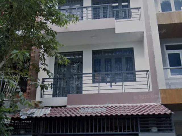 90m2 Giá 16.5 tỷ 4 tầng 5PN đường Số 8 KDC Ven Sông, Q7