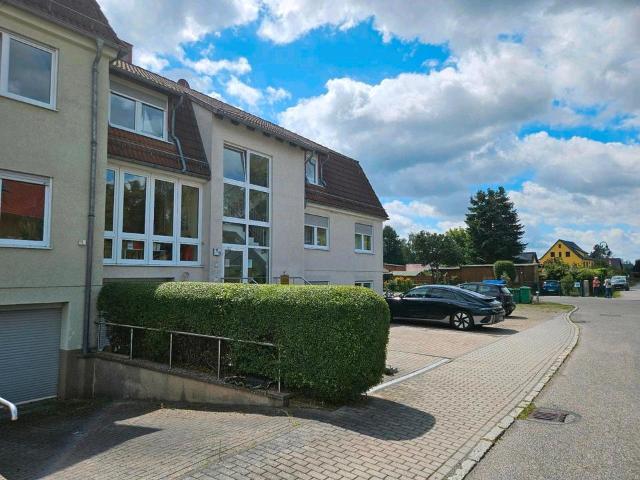 90qm ETV, 3 gr. Zimmer + Küche, Duschbad + WC, 25qm Terrasse