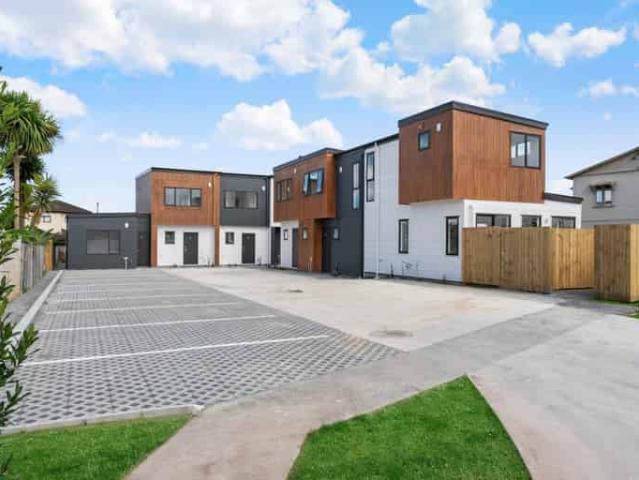 9/105 Canal Road, Avondale, Auckland City