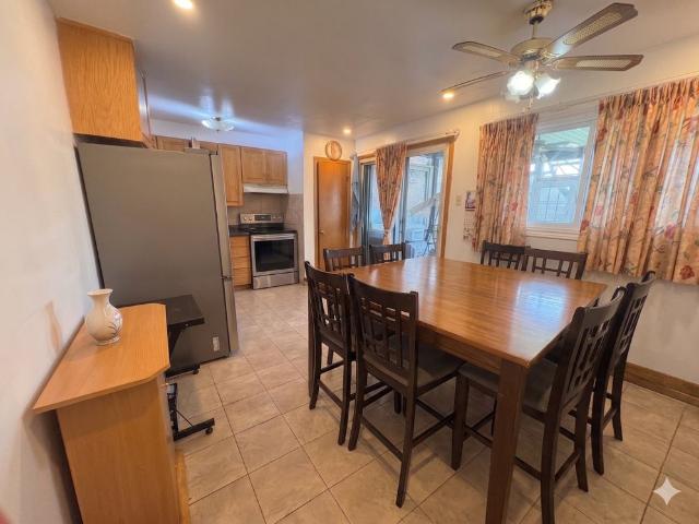 9107 Rue Airlie, Montréal LaSalle, QC H8R