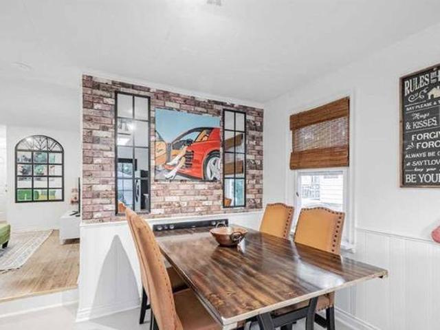 910 Beechwood Avenue Mississauga Ontario L5G 4E2