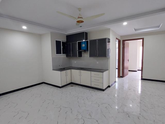 910 Ft² Flat for Sale