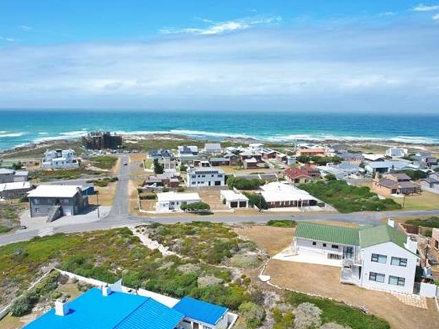 910 m² Land available in Struisbaai