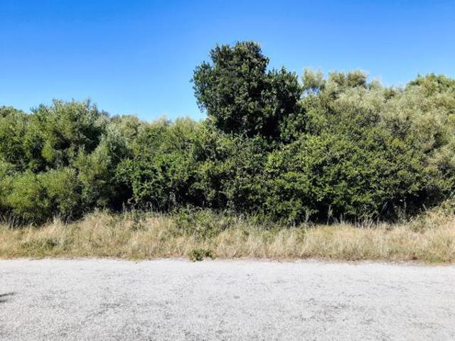 911 m² Land available in Paradise Beach