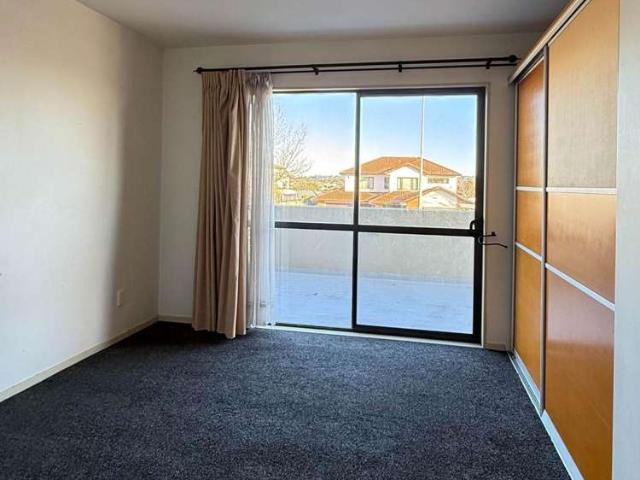 9/124 Stancombe Road, Flat Bush, Manukau City