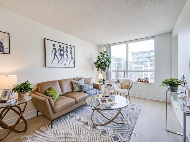 912 48 Suncrest Boulevard, Thornhill | For Sale @ $438,000 | Condos. Ca