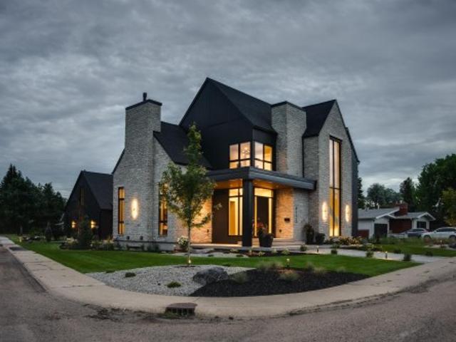 9135 Street, Edmonton, AB, T5R 0L5 house for sale | Listing ID E4495 | Royal LePage