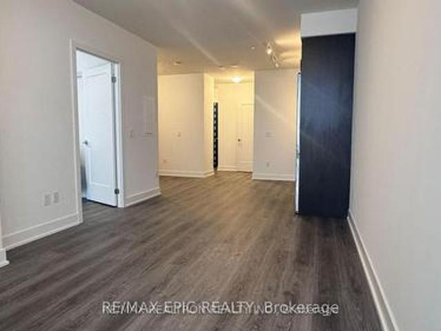 913 2 Simcoe Street N, Oshawa, ON, L1L 0W3 lease for lease | Listing ID E13554 | Royal LePage