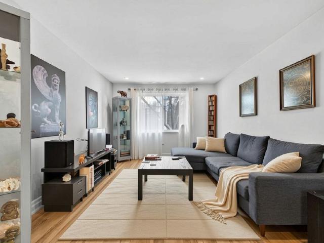 9145 Av. Christophe Colomb