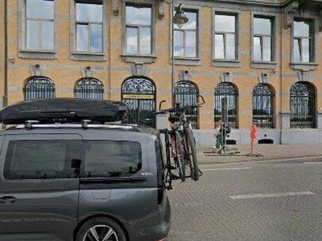 915 m2 office space for rent in Stad Antwerp