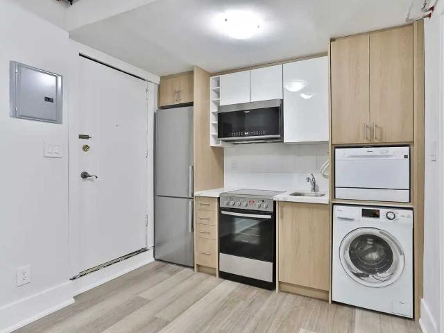 915 St Clair Avenue West Studio Apartment for Rent at 915 St Clair Ave W, Toronto, ON M6C 1C7 Bracondale Hill