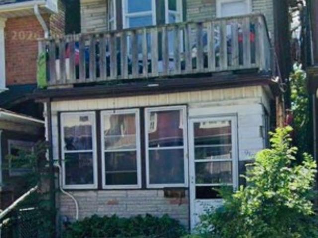 916 Woodbine Avenue, Toronto, ON, M4C 4B7 house for sale | Listing ID E13679 | Royal LePage