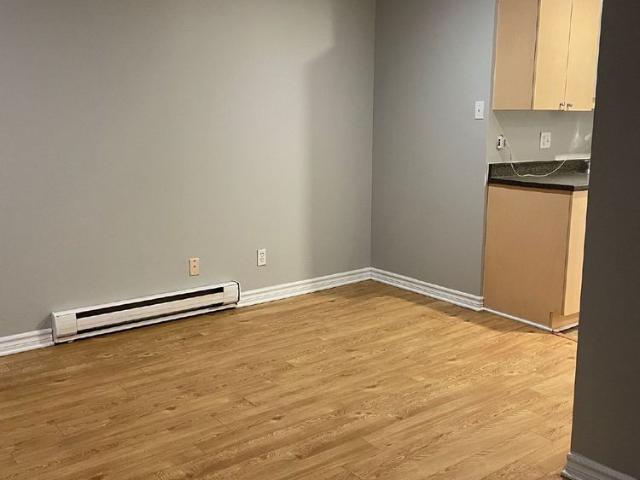 917 Bronson Avenue B