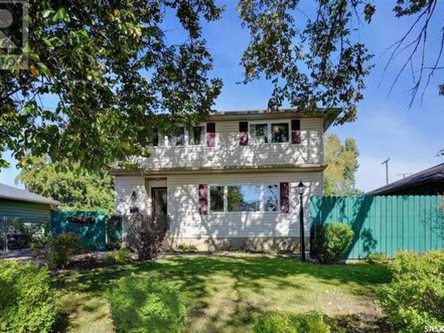 918 Henry Street, Moose Jaw, SK, S6H 3H2 house for sale | Listing ID SK992326 | Royal LePage