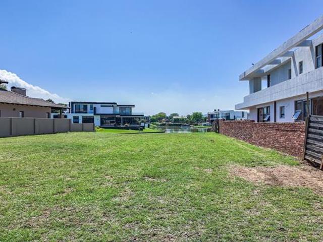 918 m² Land available in The Island Estates